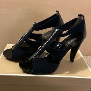 New-!sh Navy Michael Kors sandals 🔥🧨❤️‍🔥